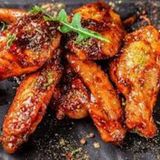 Пилешки крилца + гарнитура (300г)