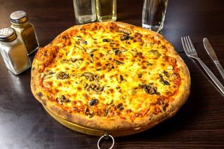 Pizza Quattro Formi Ø 32cm