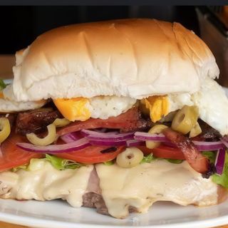 Chivito Uruguayo
