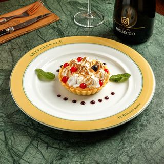 Tartalette al Limone con Meringa Caramellata