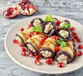 Рулетики из баклажан