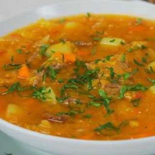 Lentil soup with beef 