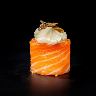 131. Gunkan salmon tartufo