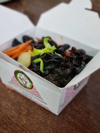 Urechi de lemn prăjite