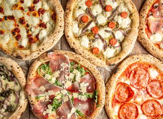 Две големи пици по избор (33см)