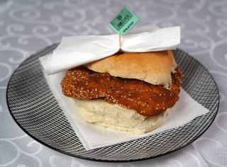 Pohovana piletina 150g u lepinji