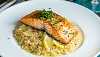 Сьомга филе с императорски ориз