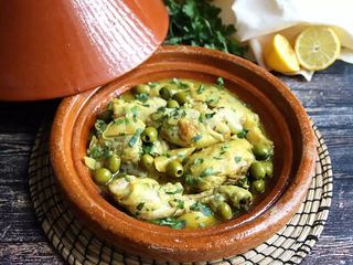 Tajine di pollo con limone e olive