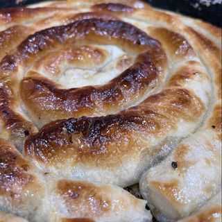 1/2 Pite savijače sa  mesoom  375 gr