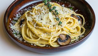Spaghetti alla Carbonara con porcini e guanciale