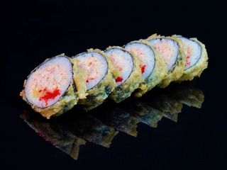 Futomaki w tempurze z tatarem surimi 6 szt.