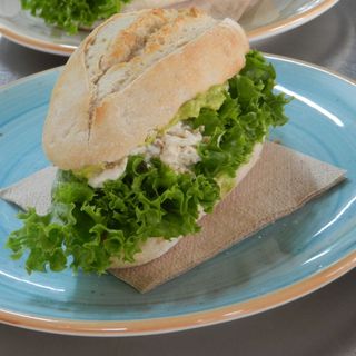 Pulguita Pollo Y Aguacate