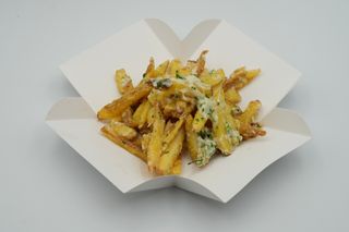 Cartofi prăjiți cu parmezan și usturoi