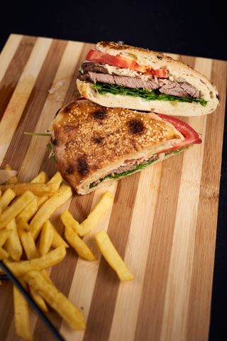 Gradski sendvič sa biftekom