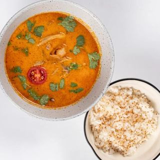 Том ям с куриным филе