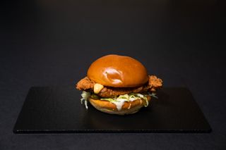 CHICKEN SANDWICH 320G