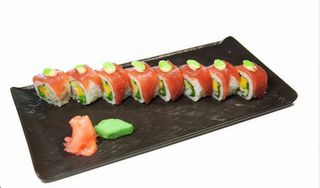 077. Uramaki maguro, avocado 8 pezzi