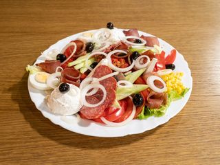 Салата Каручката (1000г)