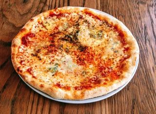 PIZZA 4 QUESOS