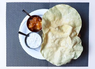 Пападъмс със сосове