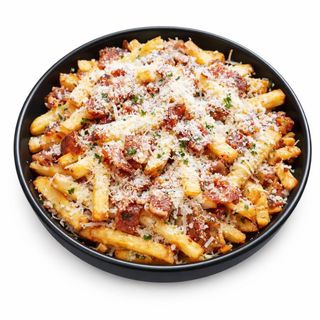 Картопля фрі з беконом і пармезаном