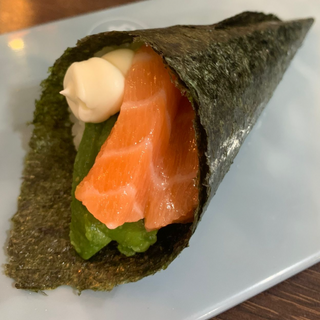 Temaki Salmón, Aguacate y Philadelphia ( 1 Ud. )