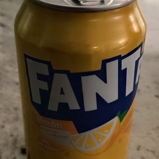 Bote de Fanta de limón 