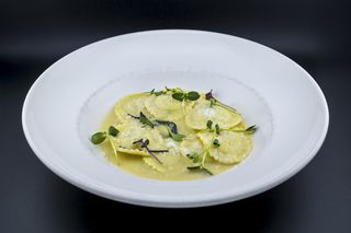 Ravioli di provolone e cipolla caramellata