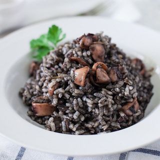 Arroz negro de marisco y calamares 
