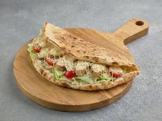 Сендвіч піца Цезар (450g)