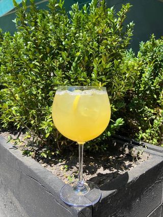 Ананасова сангрія WHITE WINE (450мл)