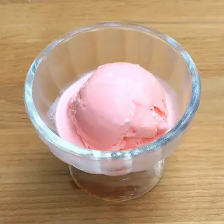 Strawberry (Double Scoops)