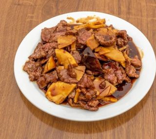 Ternera Con Bambú Y Setas Chinas