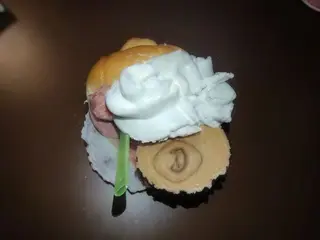 Gelato brioches