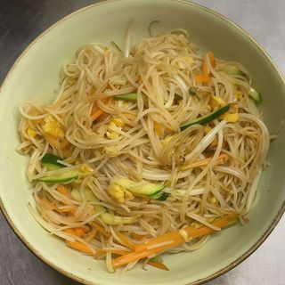 Spaghetti di riso con verdure