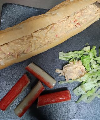Baguette de cóctel de cangrejo
