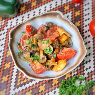 Теплый салат “Грибы по-кавказски”