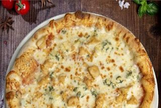 Pizza Pollo e Gorgonzola 32