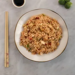 Arroz salteado con salsa de soja y ostras