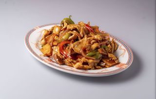 Chop suey y de pollo con champiñones