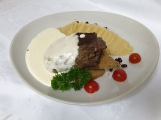 Biftek u gorgonzola sosu