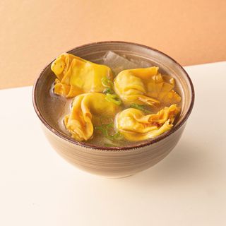 Sopa De Wantun Y Algas