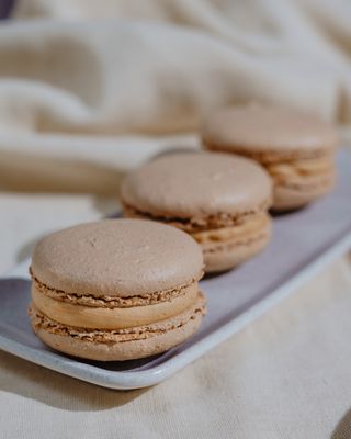 Macarons cu caramel sărat