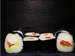 Футомак з тунцем (240г)