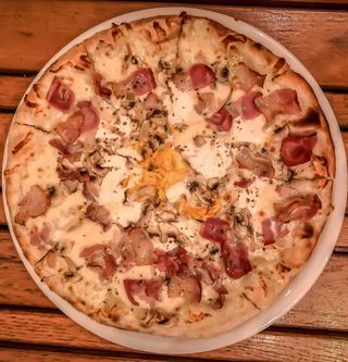 Pizza Carbonara