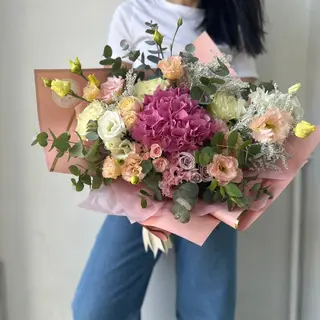 Buchet “Cât toate zilele care ne-au mai rămas”