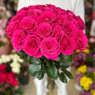 25 бр. Цикламени рози с панделка