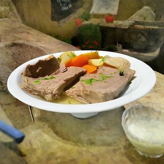 Lešo junetina sa povrćem