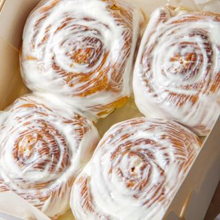 დარიჩინის ფუნთუშები 4 ც