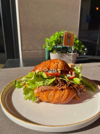 BEEF CROISSANT